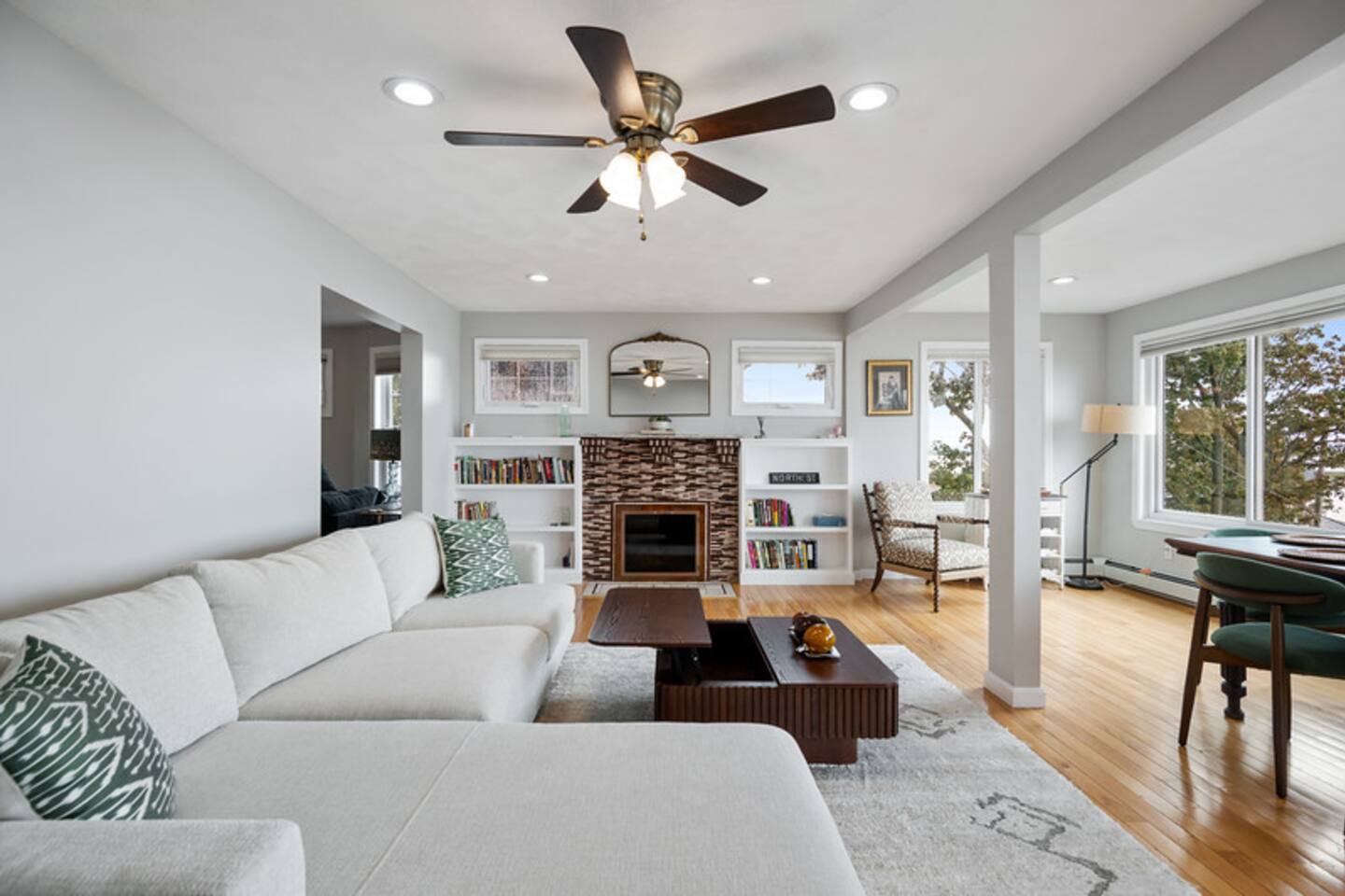 The Nahant Perch: ocean view, walk to beach