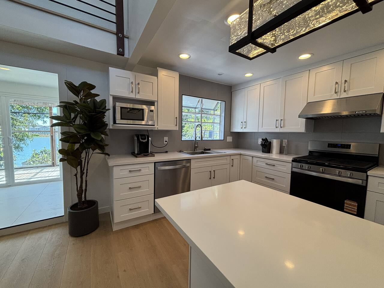 Waterfront Lagoon Retreat – Renovated, 15 mins SFO