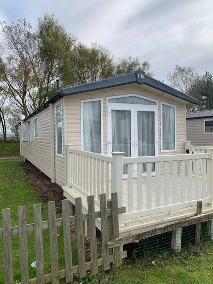 23 Lakeside – Lakeside Escape | Sleeps 8