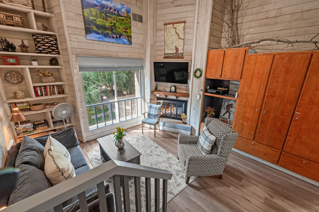 Updated Studio in Elkhorn Village, Sun Valley