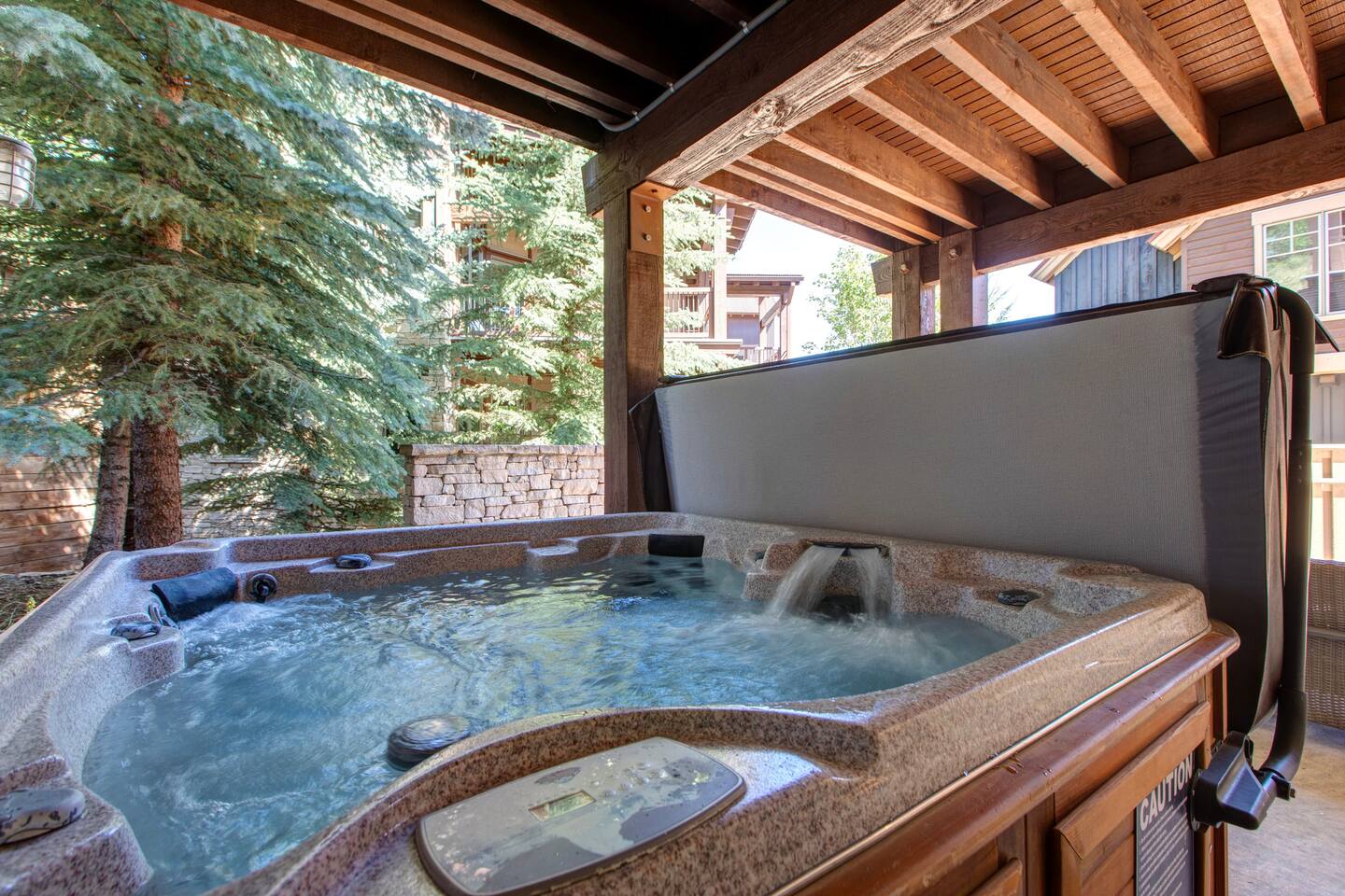 Silver Star ski in/out luxury condo!