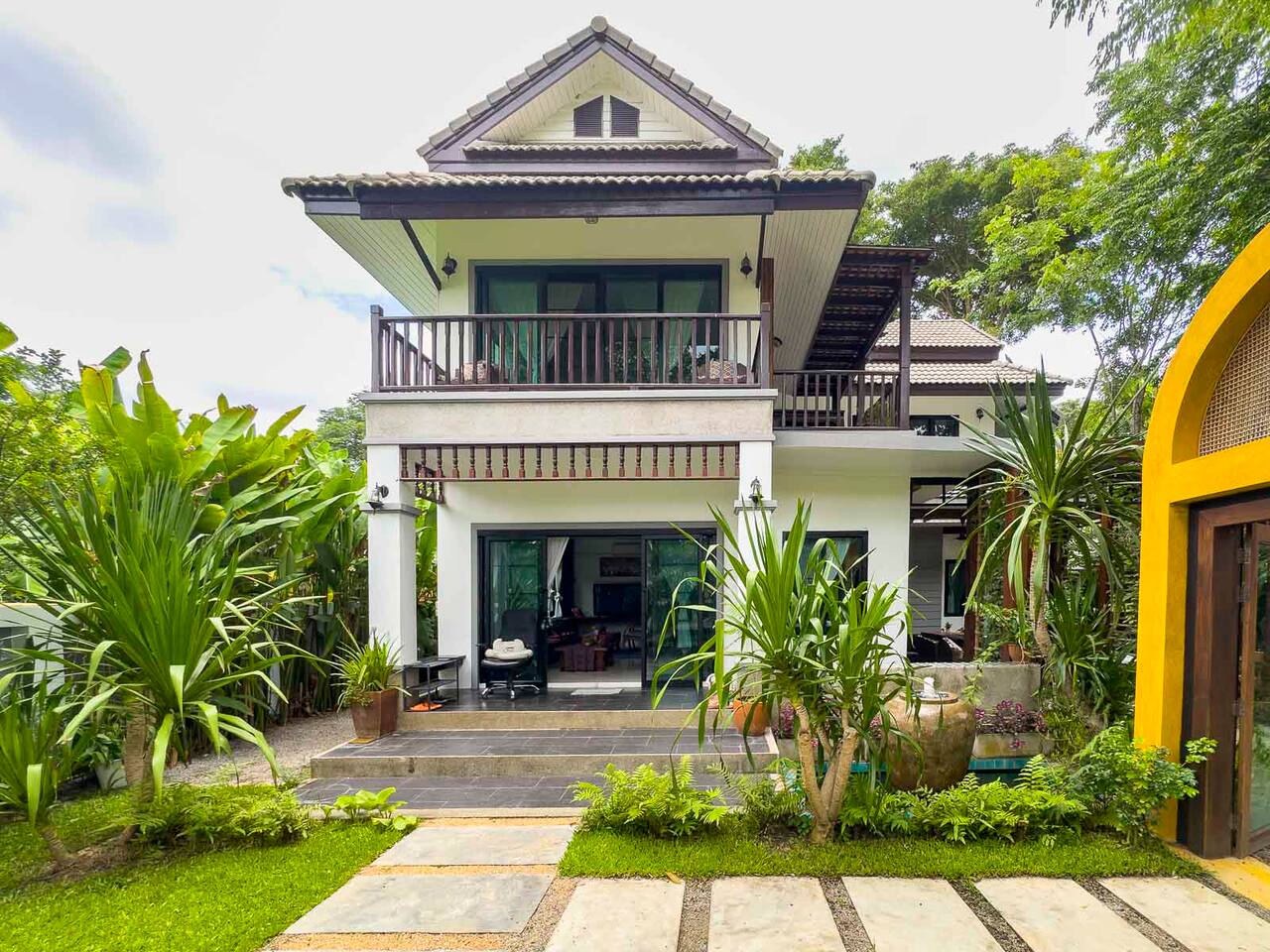 5BR Nature Home in Green Area