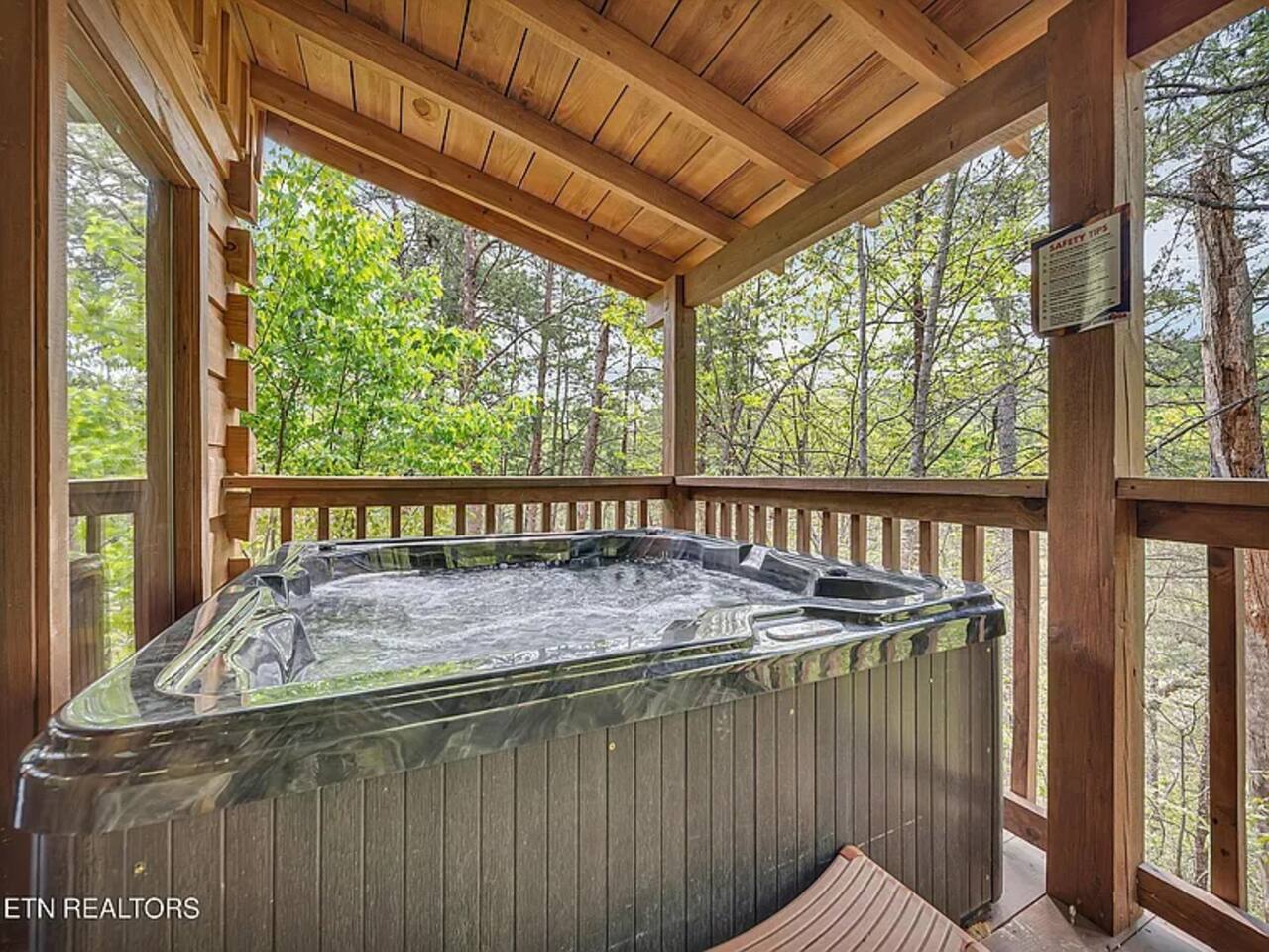Beary Cozy Cabin - Close to Pigeon Forge