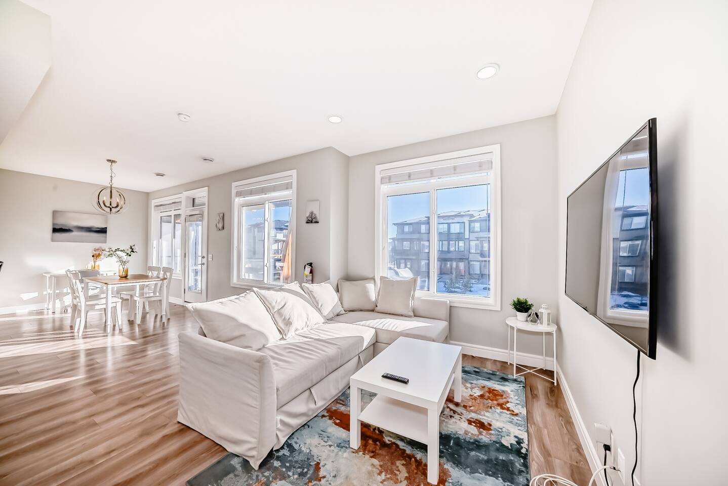 Stunning Home | Double Garage | Balcony