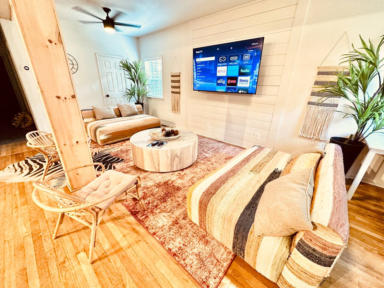 The farmhouse, Sleeps 28, 6 bedroom 4 bath