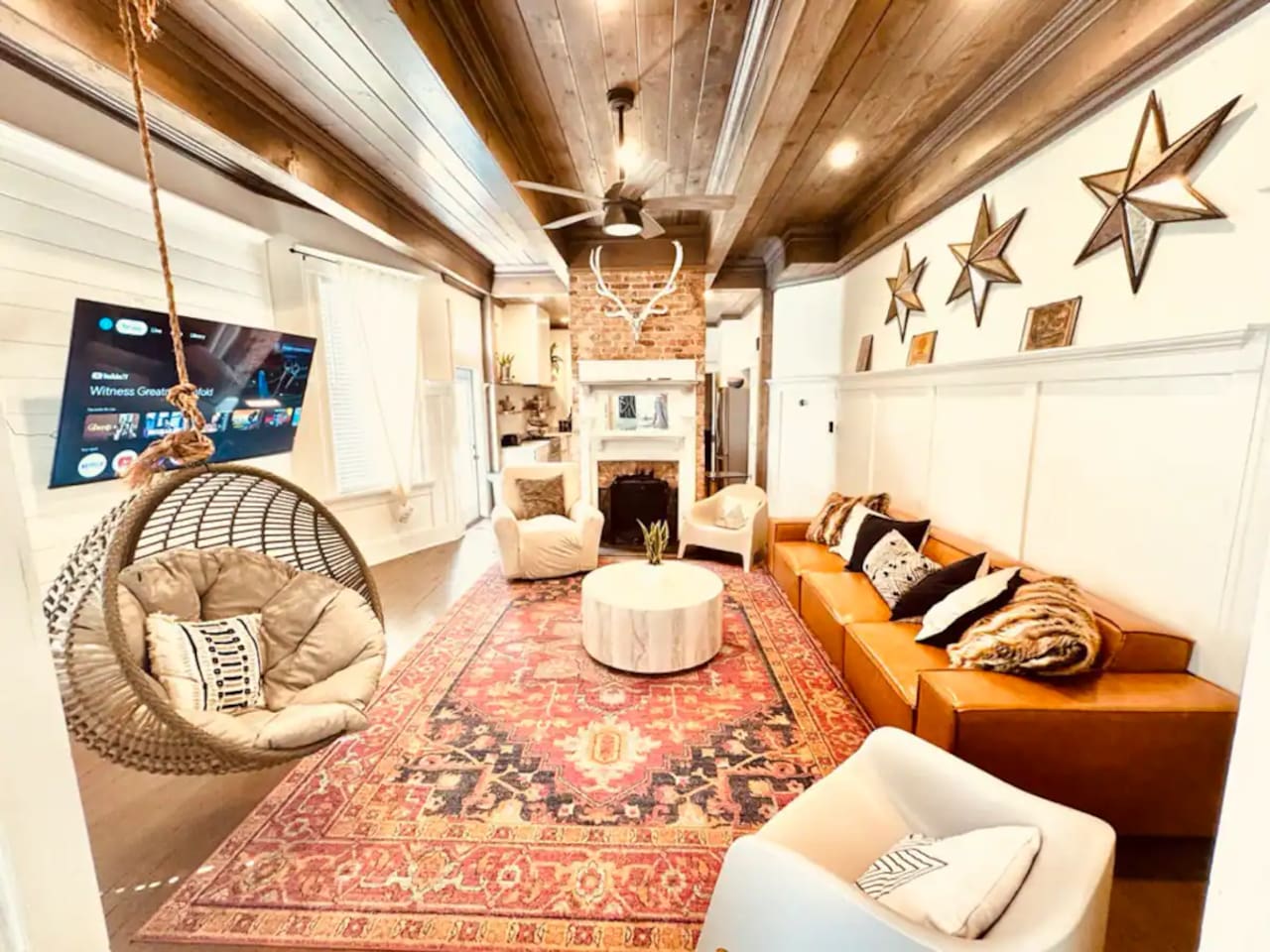 Historic Victorian hot tub 5/4 Beltline Sleeps 22