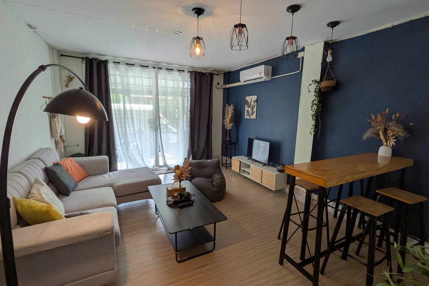 Private Room w/ bathroom & rooftop + cowork