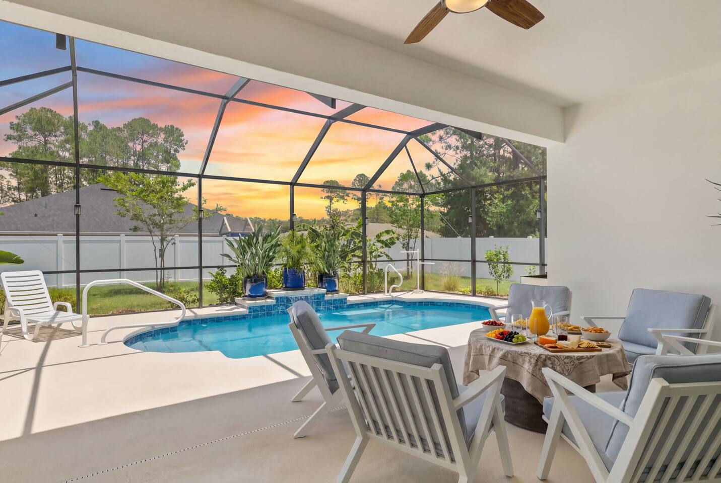 Saltwater Heated Pool Home| Veggie Garden| FirePit Fenced