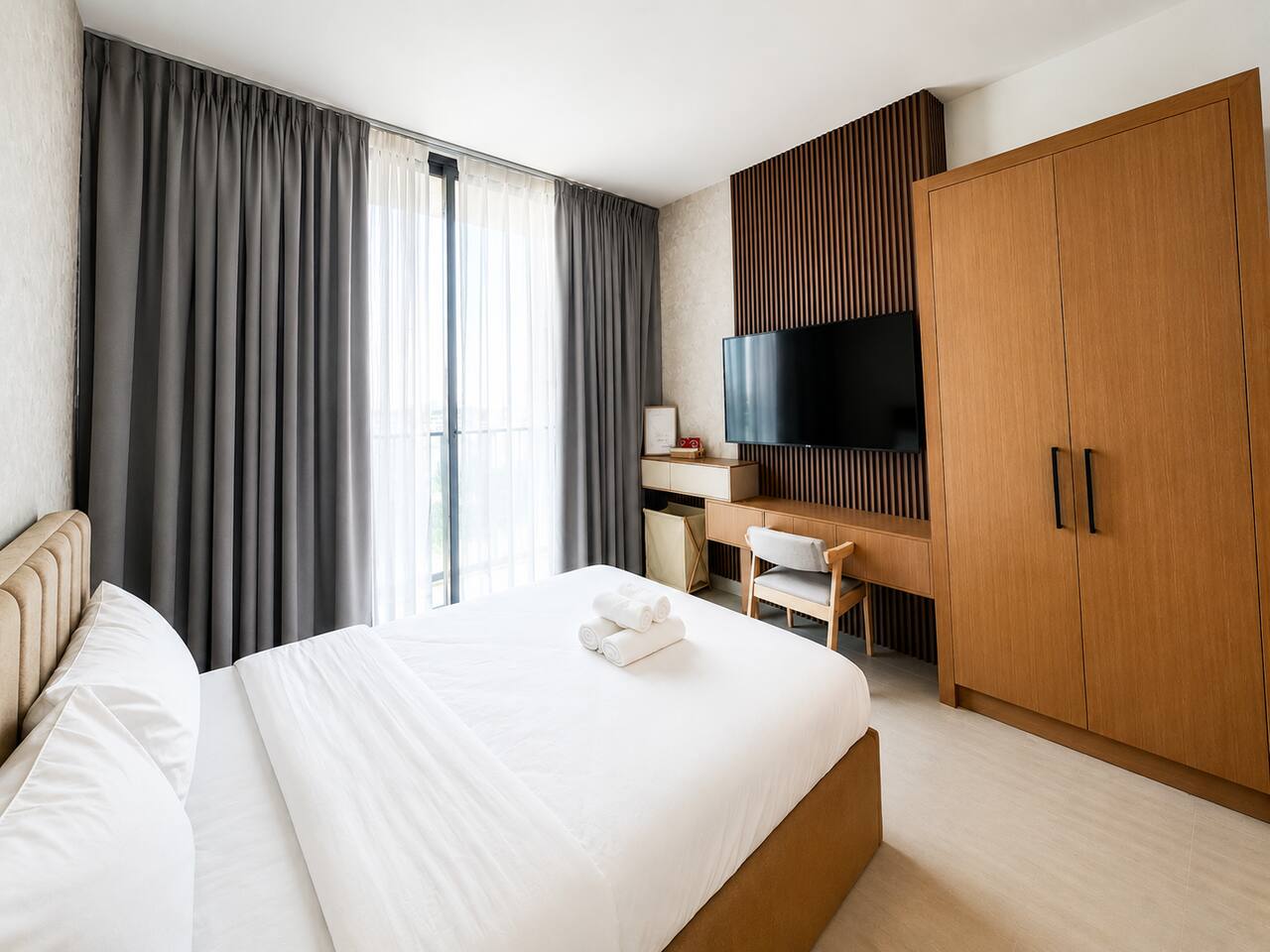 Serene Studio | Egyptian Cotton | Pool & Gym | JVC