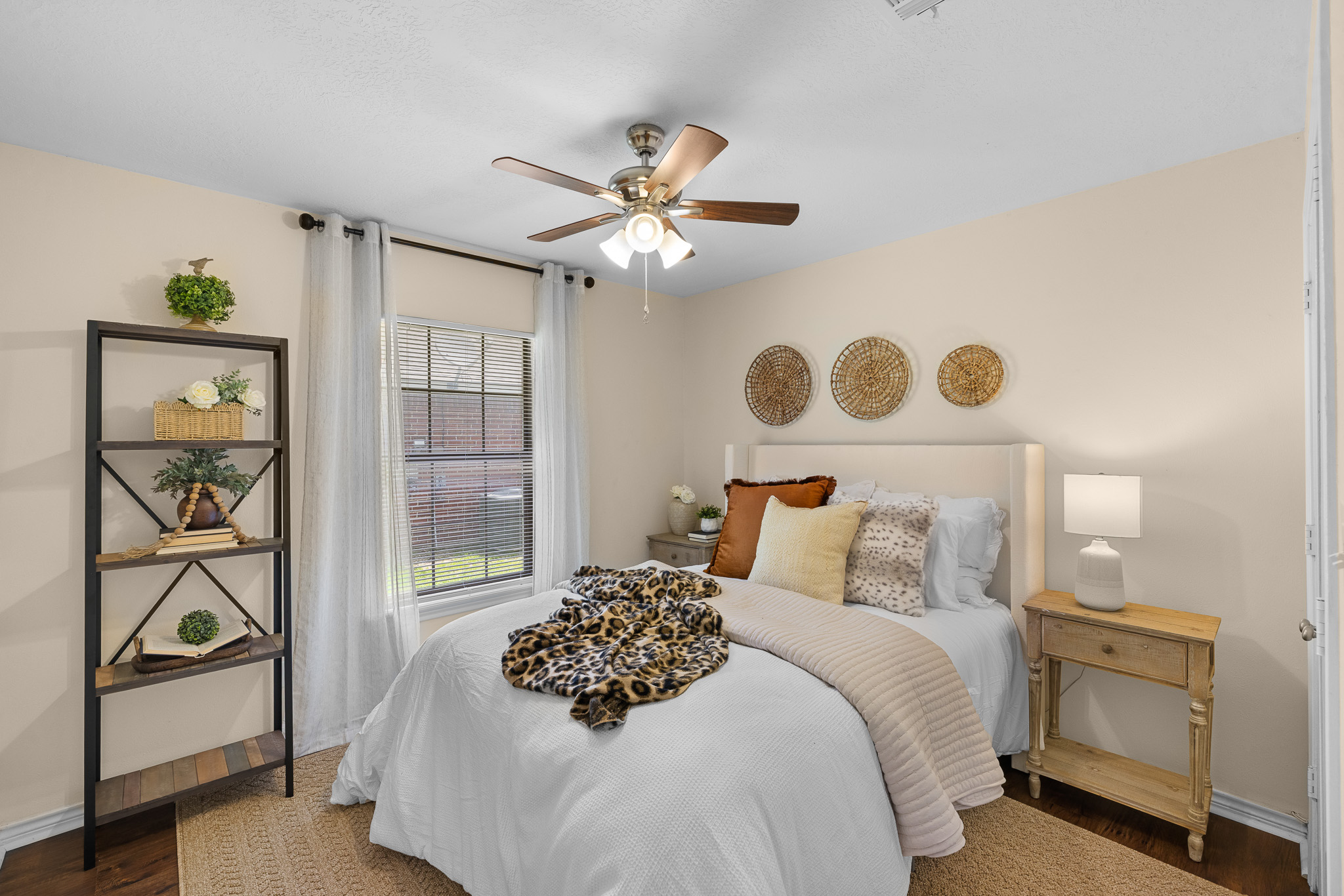 Wolf Pen Creek 2BR Retreat #A, Workspace, Washer