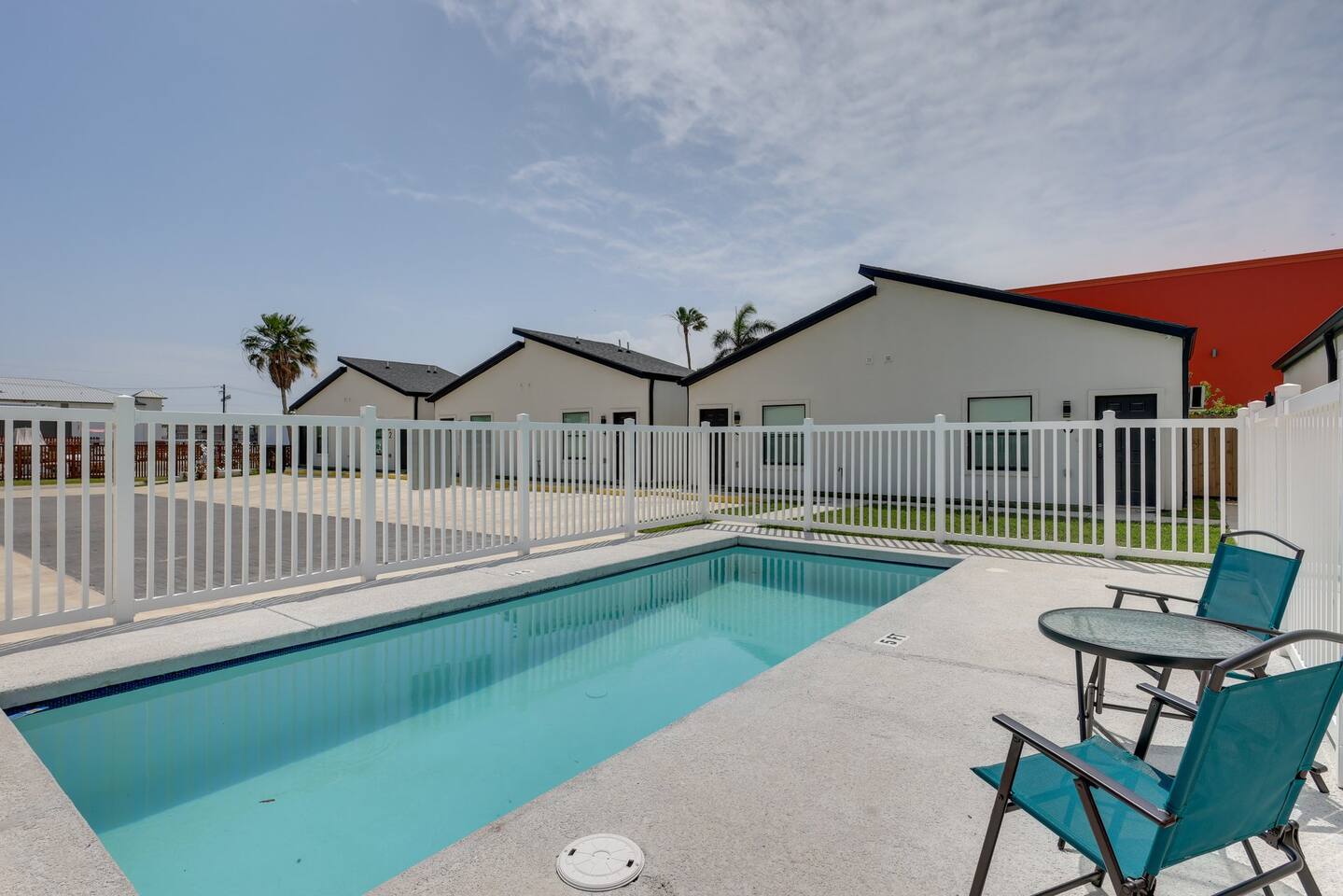 #11 | Boutique SPI Studio | Pool Walk2 Beach WiFi