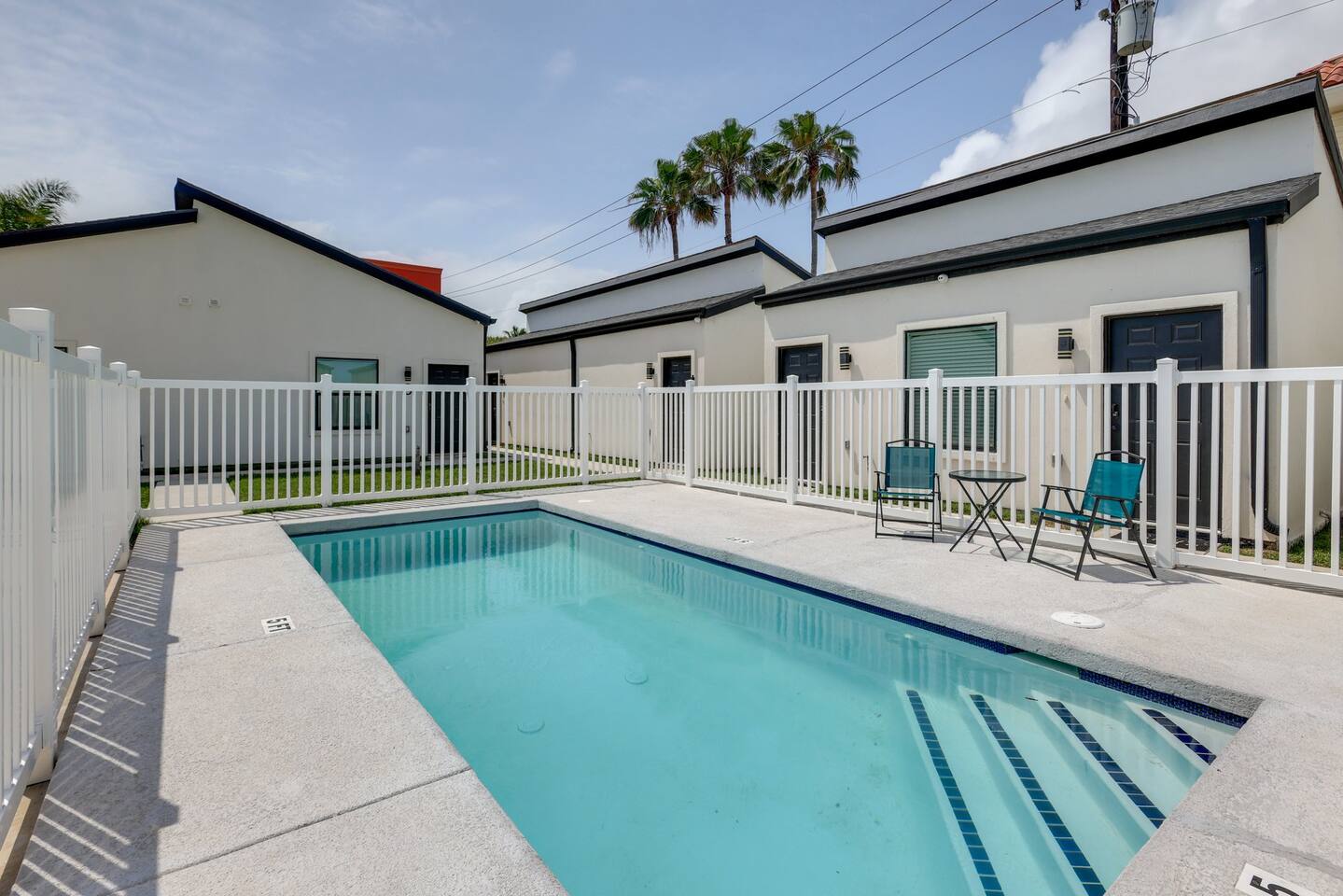 #12 | Modern Island Studio | Pool | Wi-Fi | Beach