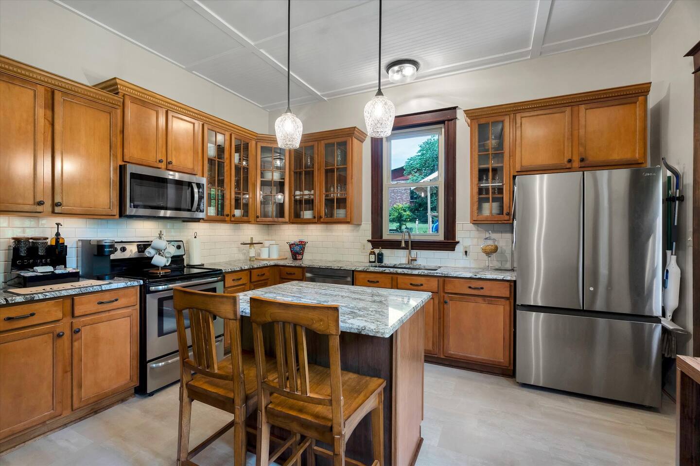 Eat in Kitchen for 6 with granite counters and stainless appliances