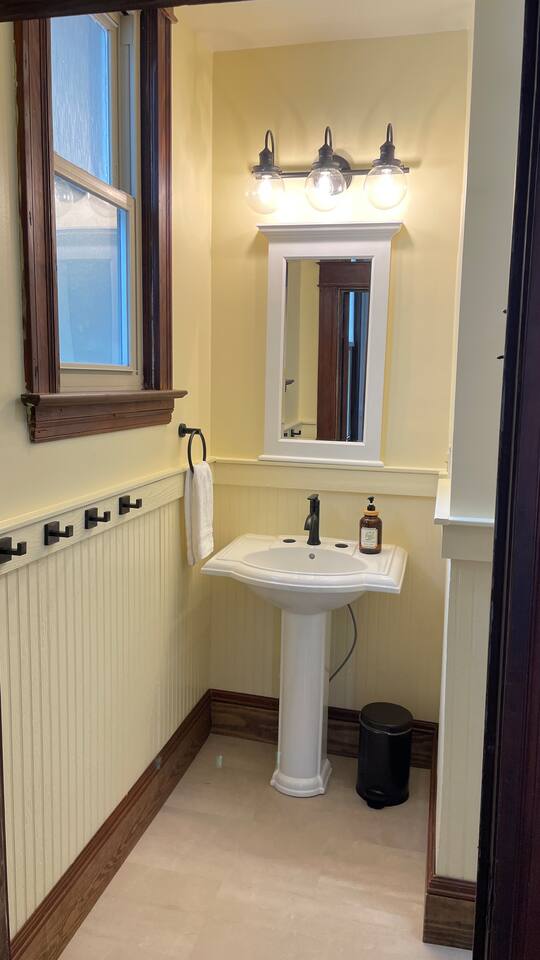 Master Bathroom - Shampoo, Conditioner, and Body Wash Provided