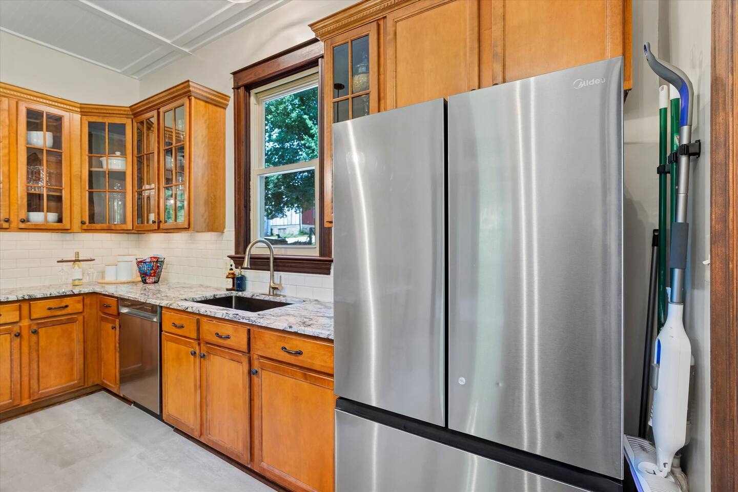 Eat in Kitchen for 6 with granite counters and stainless appliances