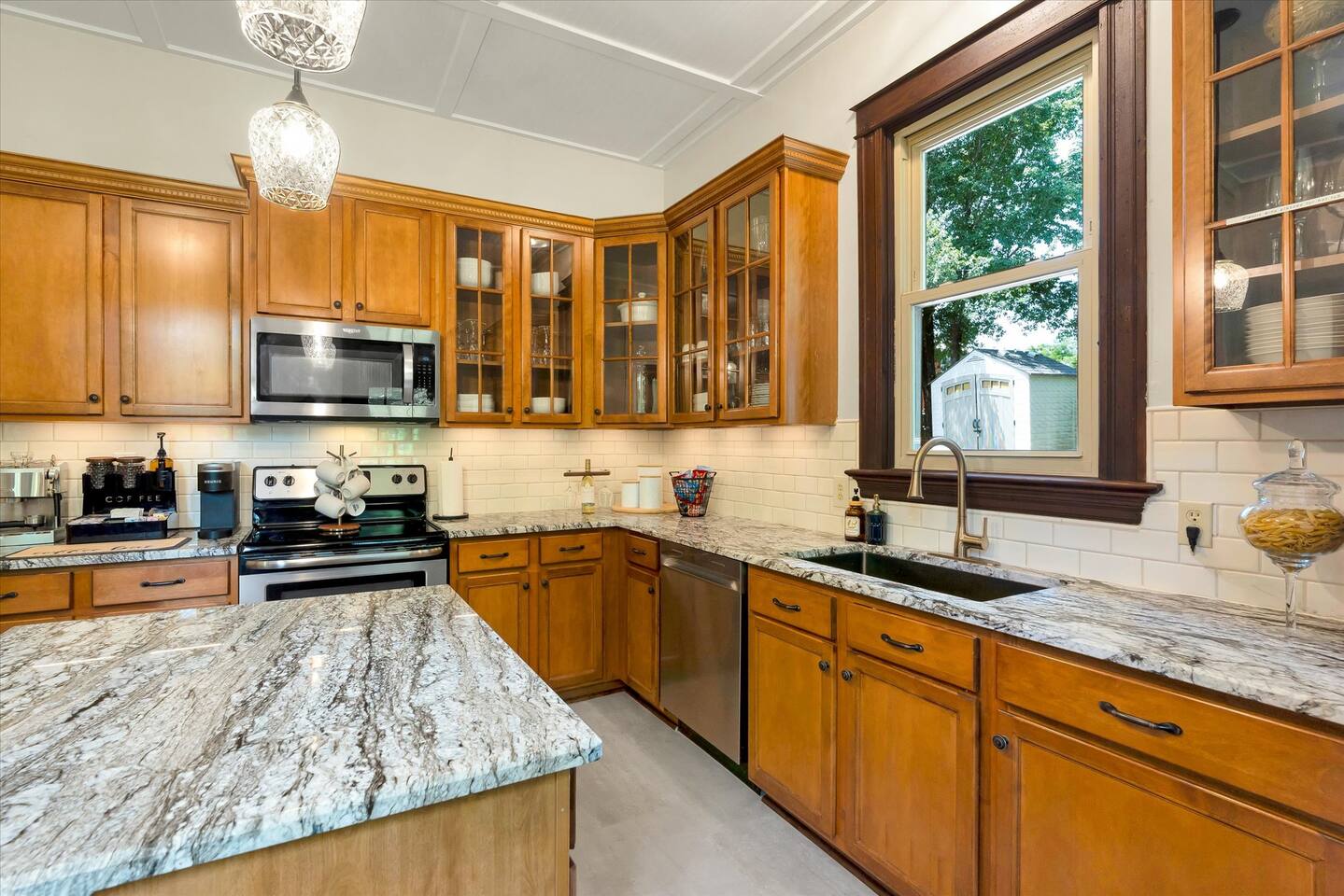 Eat in Kitchen for 6 with granite counters and stainless appliances