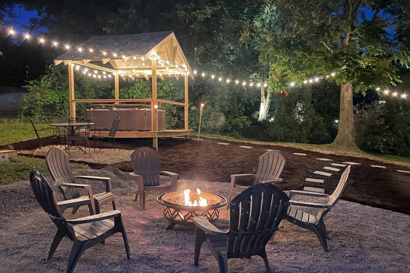 Historic Craftsman • Hot Tub • Walk to Wineries • Katy Trail •