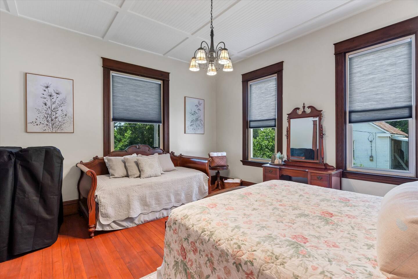 2nd bedroom twin trundle. Slide out bed underneath top bed for additional sleeping for 2