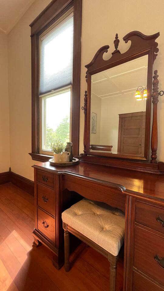 Vanity in 2nd bedroom