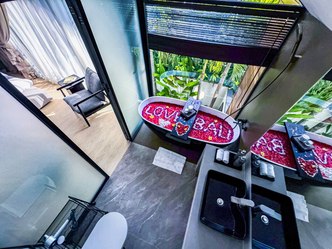 Modern Loft I Pool I 24/7 Security Gated community