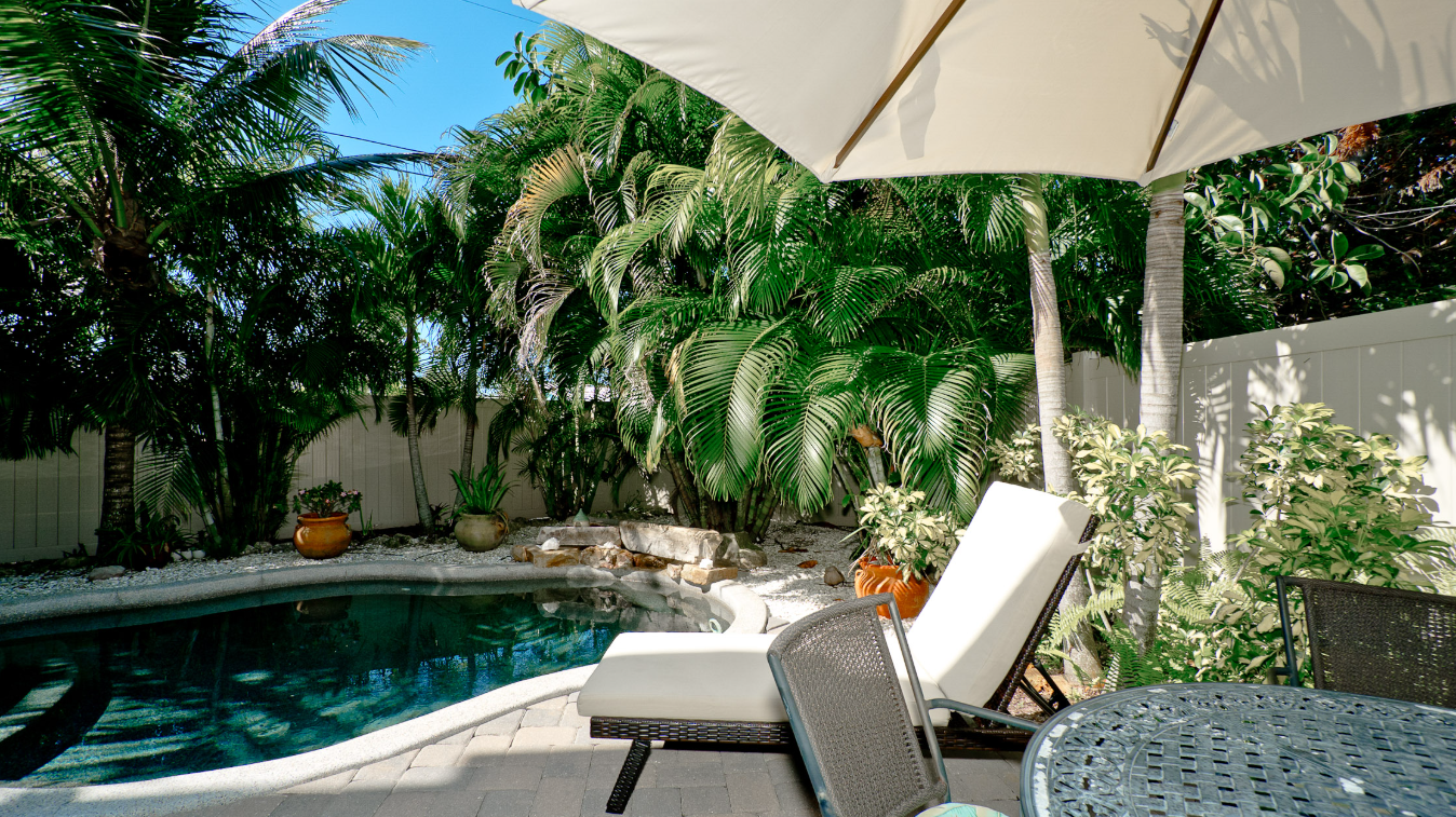 Walk To Beach | Heated Lagoon Pool, on Anna Maria!