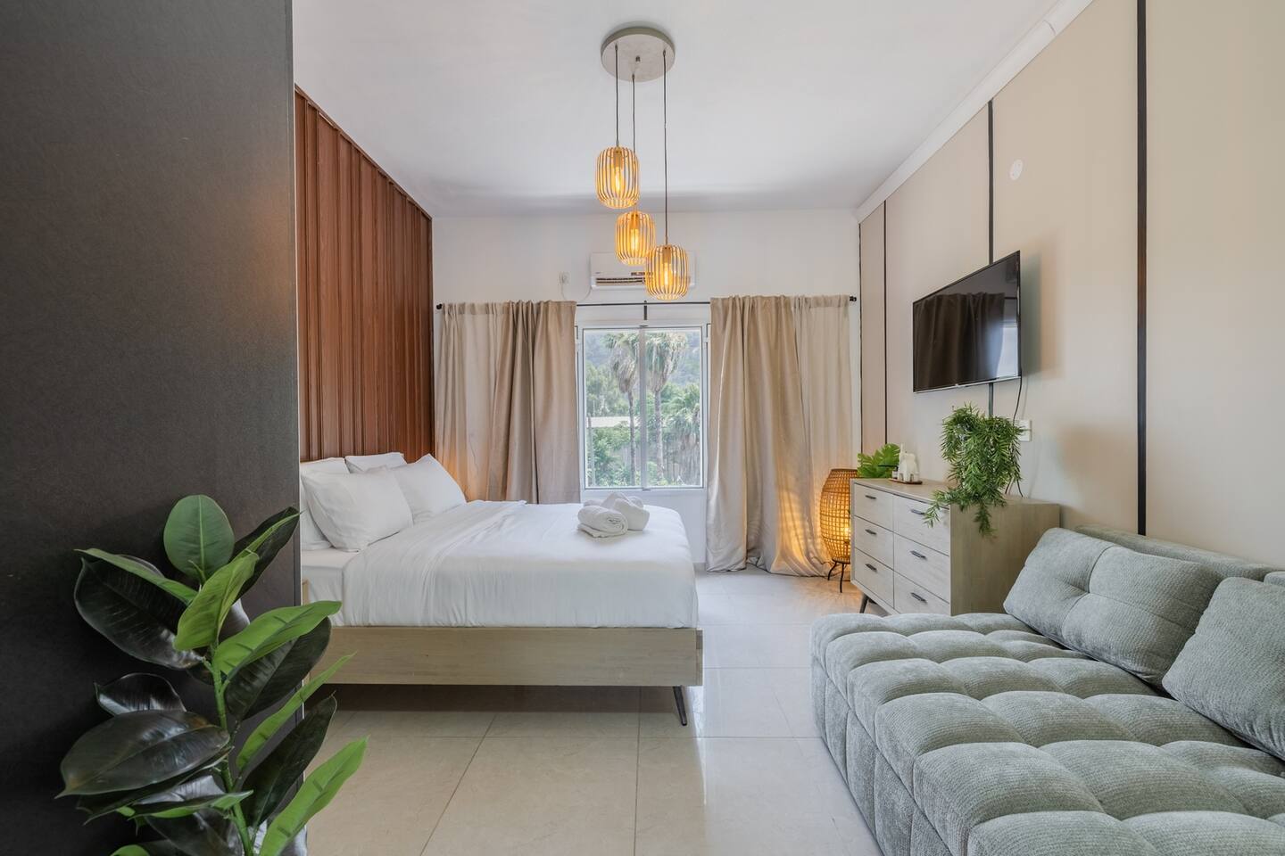 Bat Galim Studio — Beach & Rambam — Haifa — SHOOKROON GROUP