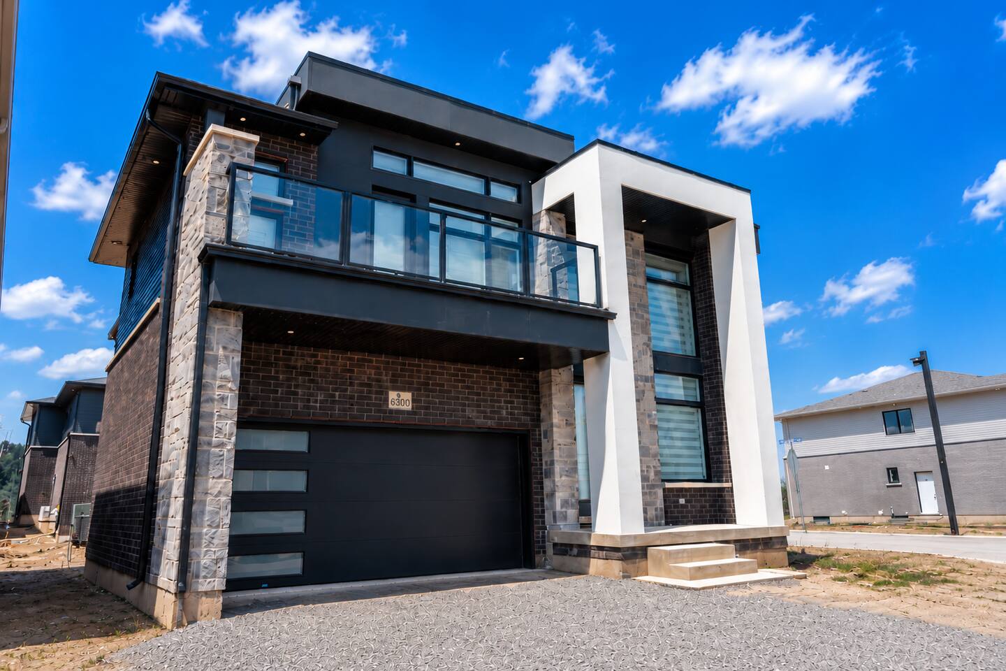 Brand New Luxe Stay|Mins to the Falls| Sleeps 10