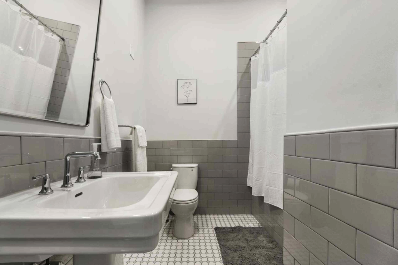 Modern 2BR · Downtown Pittsburgh - Photo 3