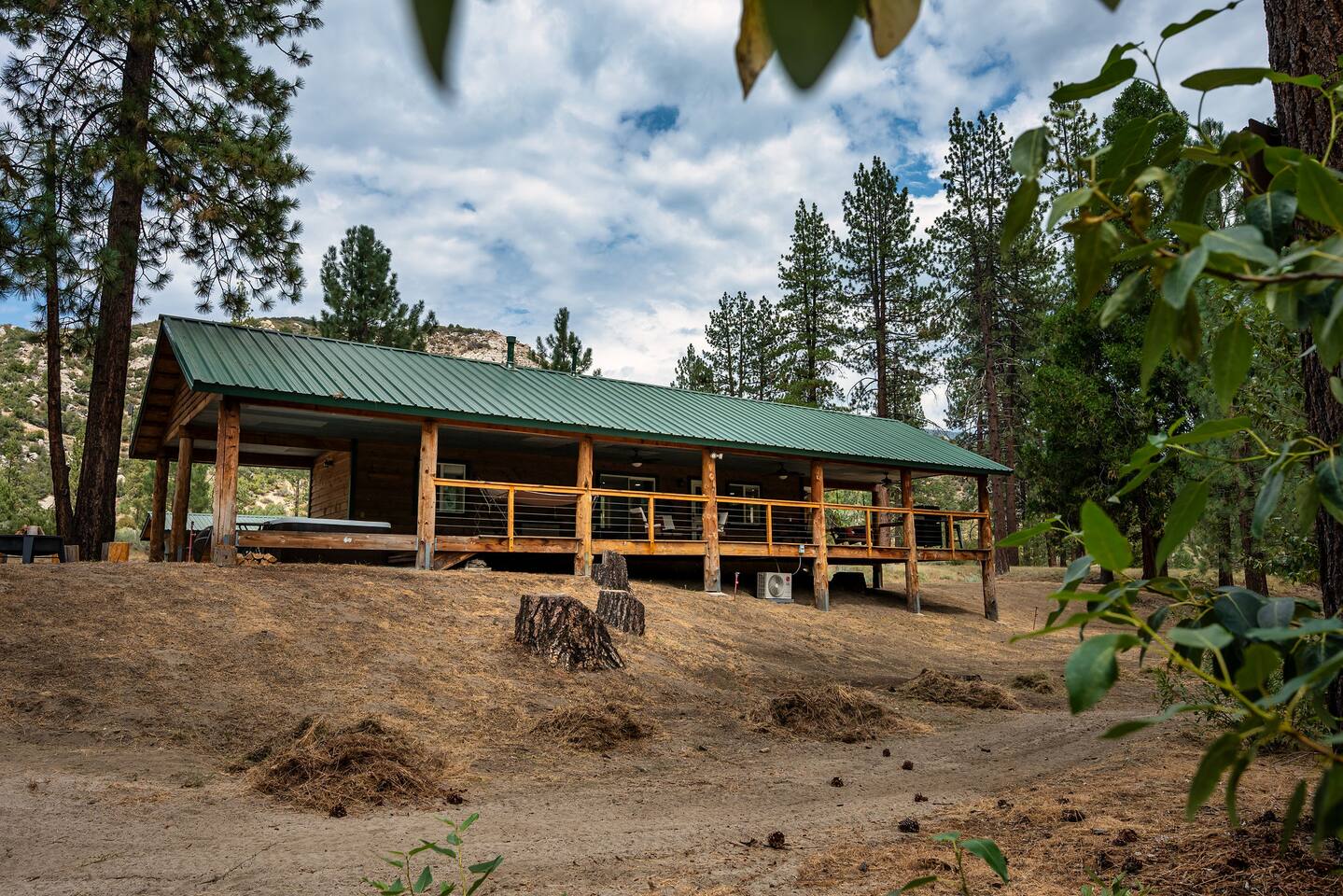 Pinecone Hideaway at Peppermint Falls Ranch