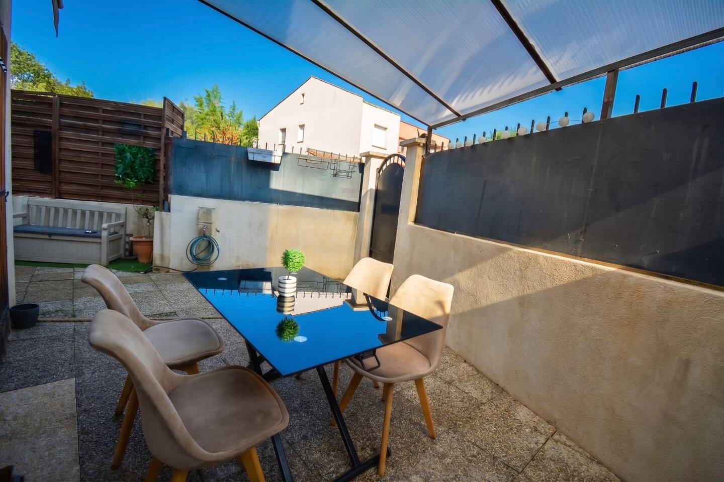 Sunny Escape, Pool & Boules · 5