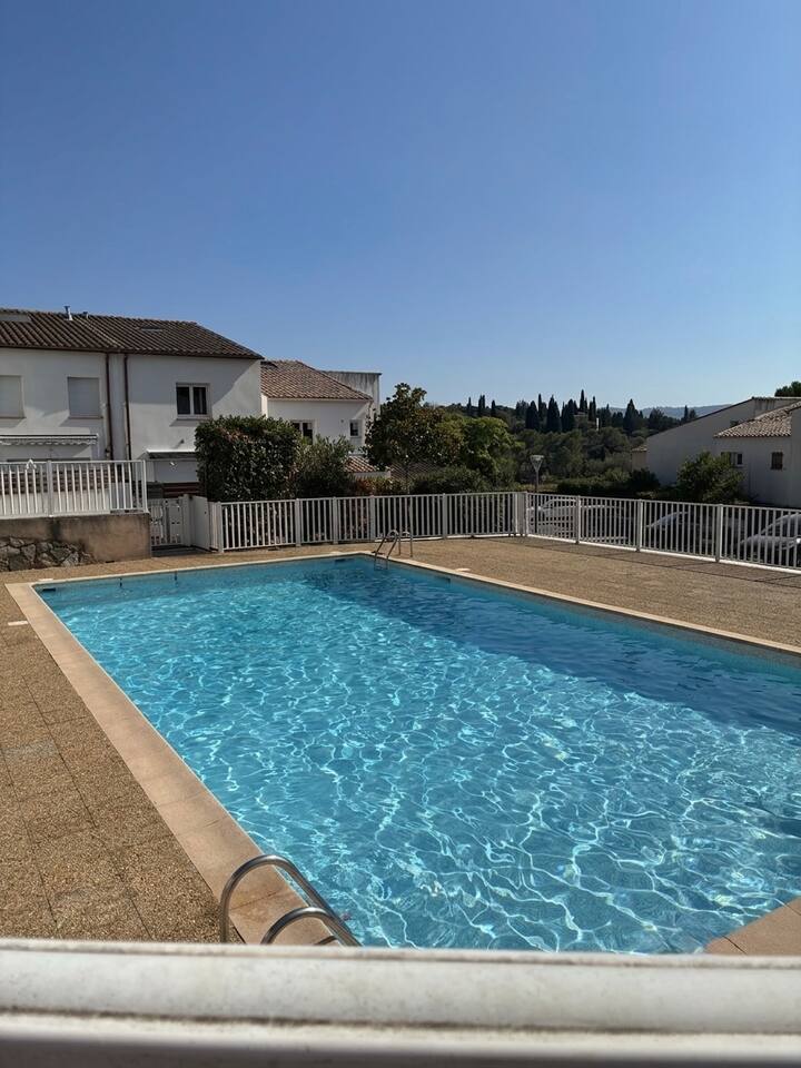 Sunny Escape, Pool & Boules · 24