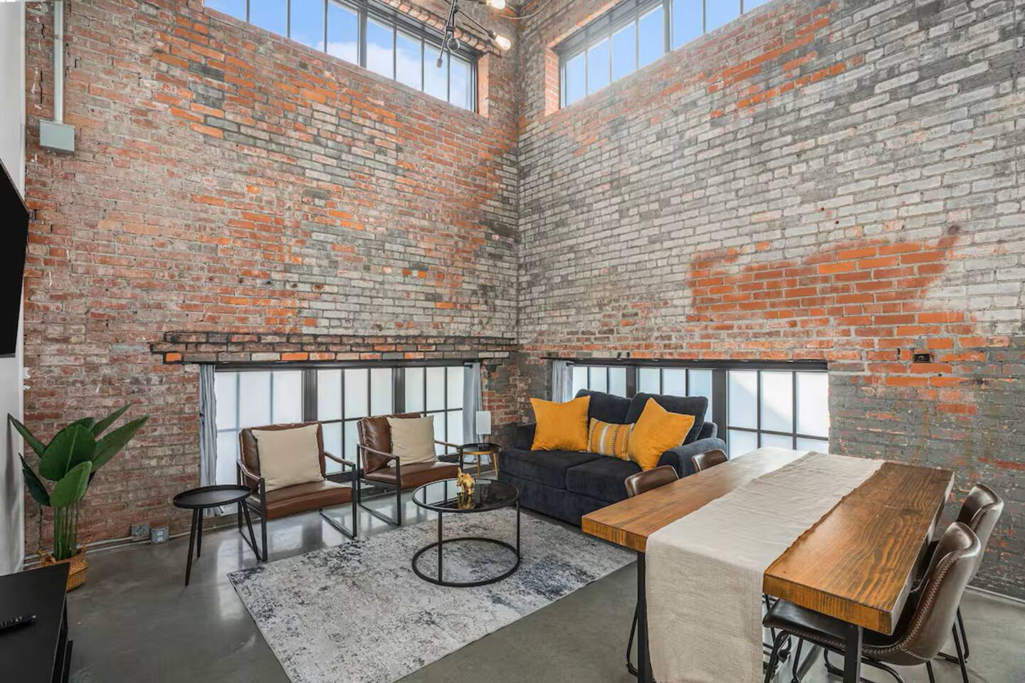 Extended Stay KC Loft | Workspace + Rooftop