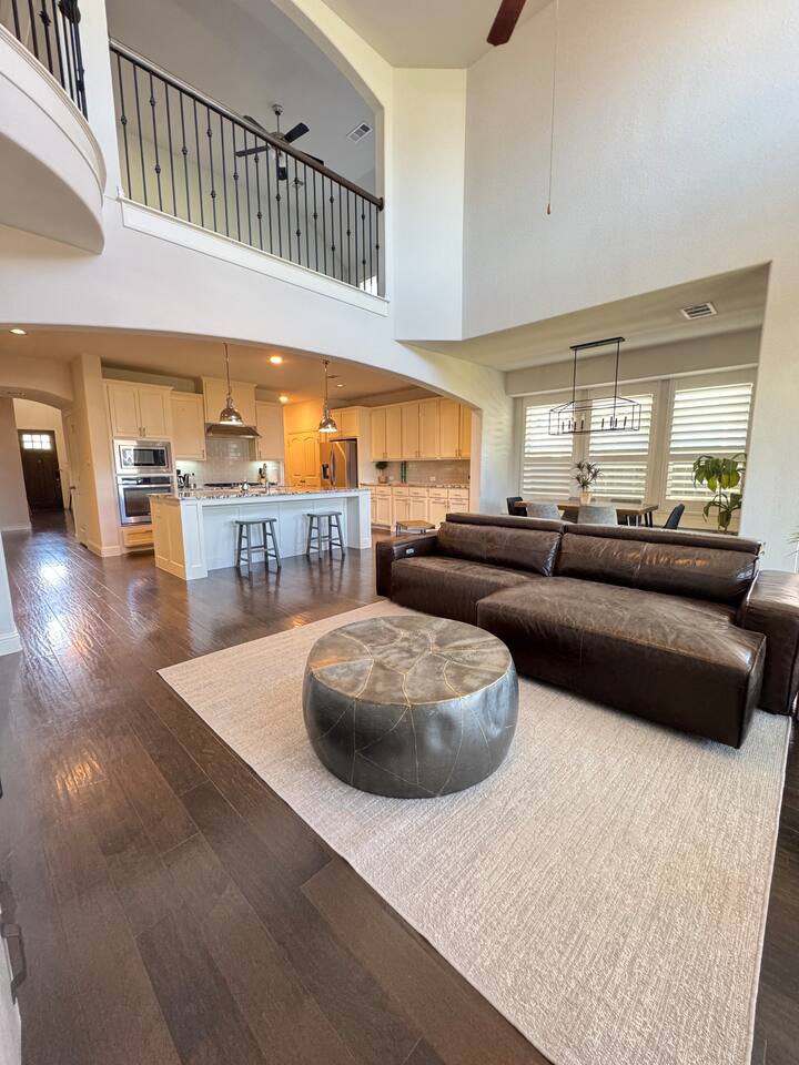 Elegant Luxury Home – Ideal for Large Family Stays