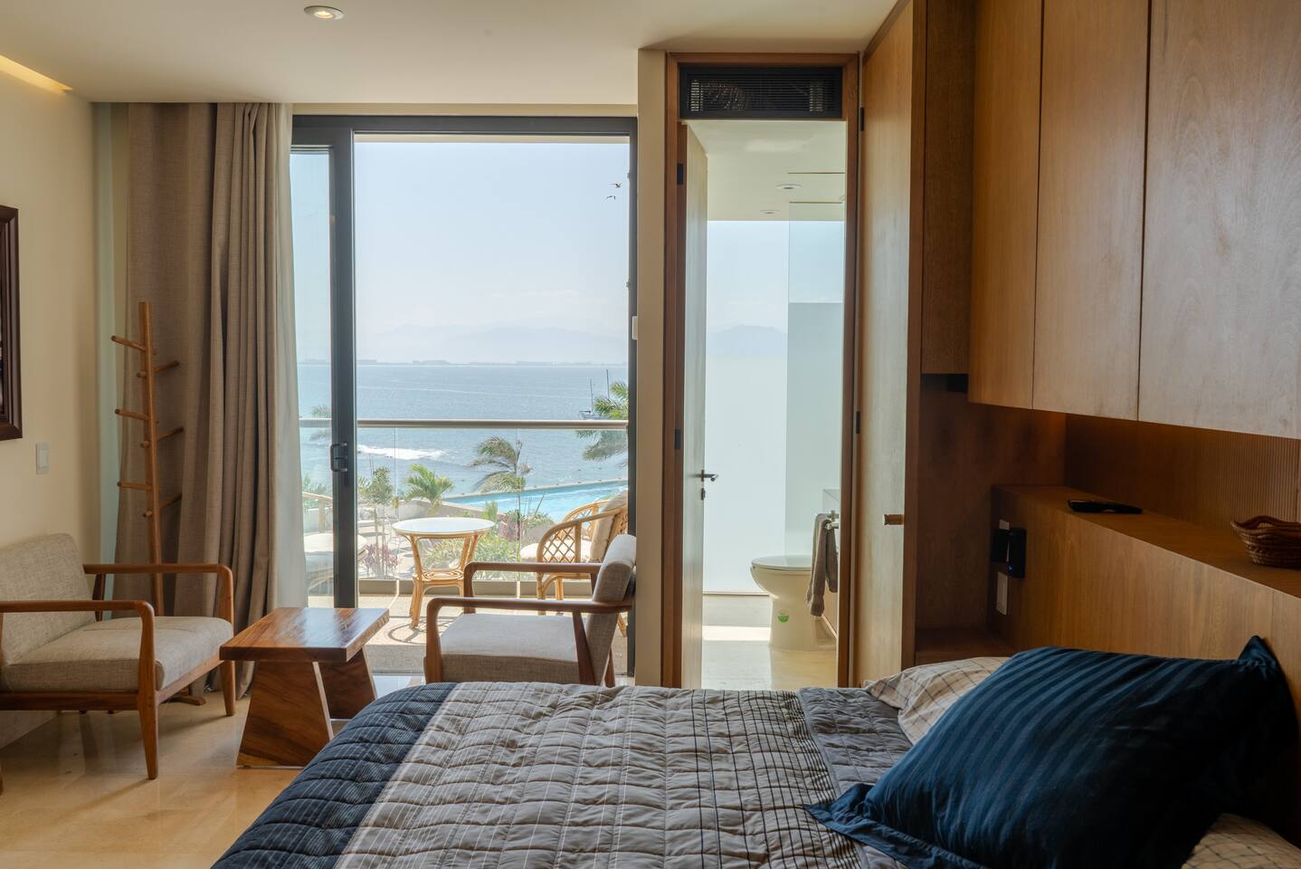 Beachfront Luxury Suite in La Cruz de Huanacaxtle
