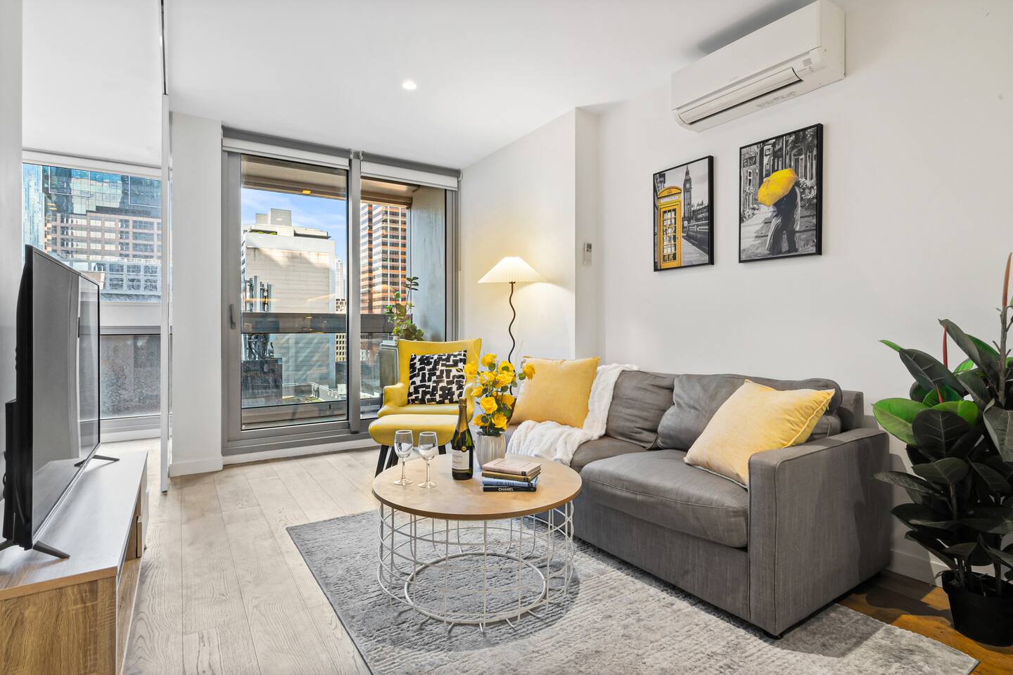 Skyline Luxe 2BR CBD Retreat | Pool Gym Views