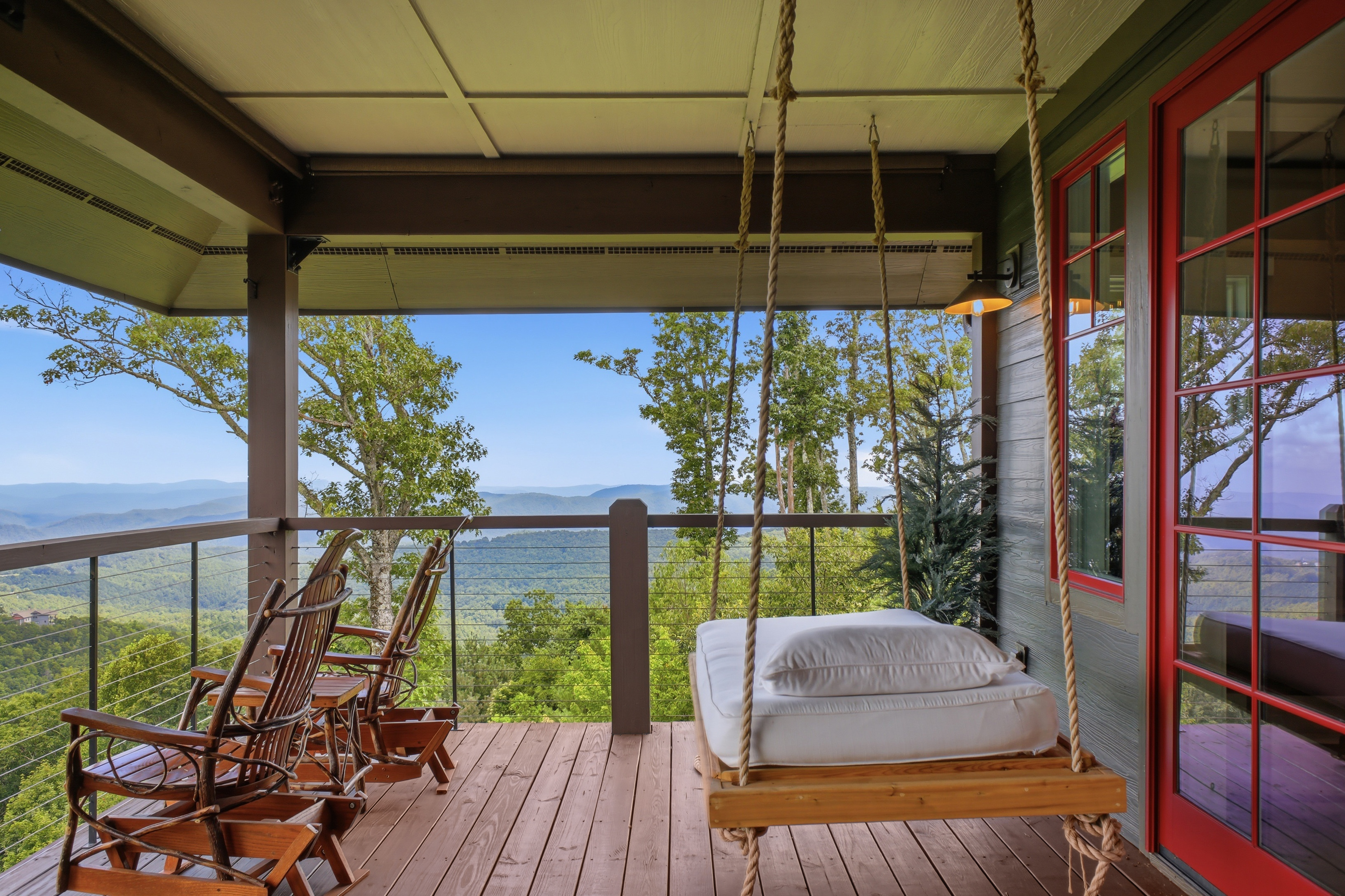 Rocky Top Retreat — Elegant Top-Floor 2BR Condo with Long-Range Sunrise Views | Blue Ridge Mountain Club, Boone NC