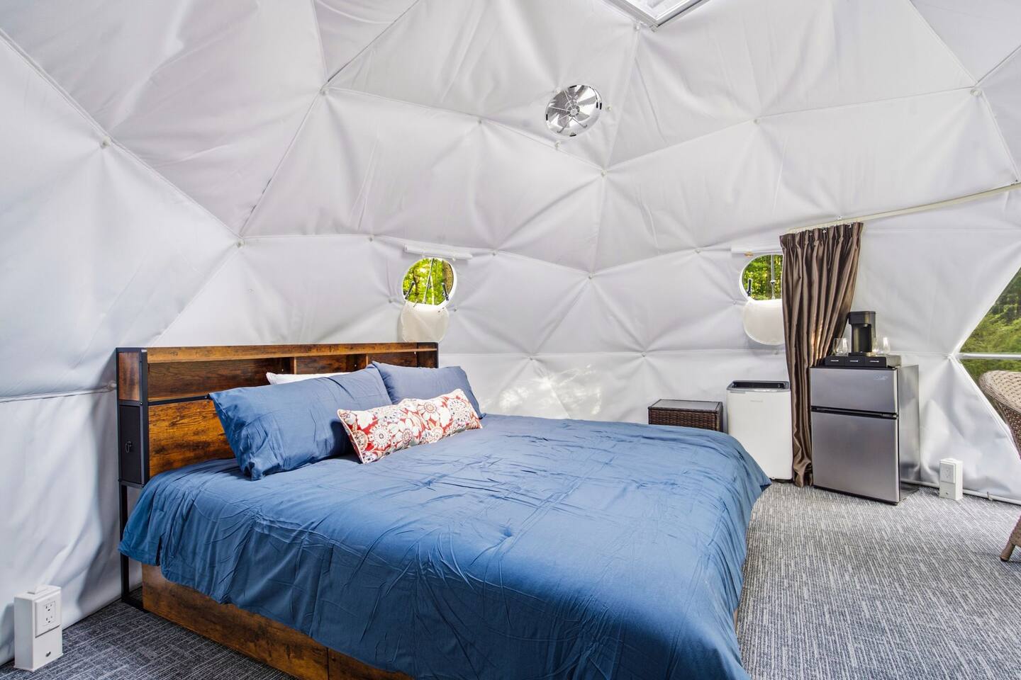 Pleasant River Glamping Dome 3 | King bed