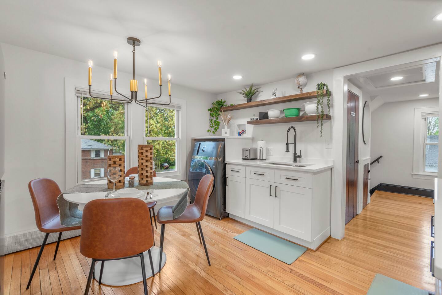 Luxury APT Near Downtown Manchester | Dog-Friendly