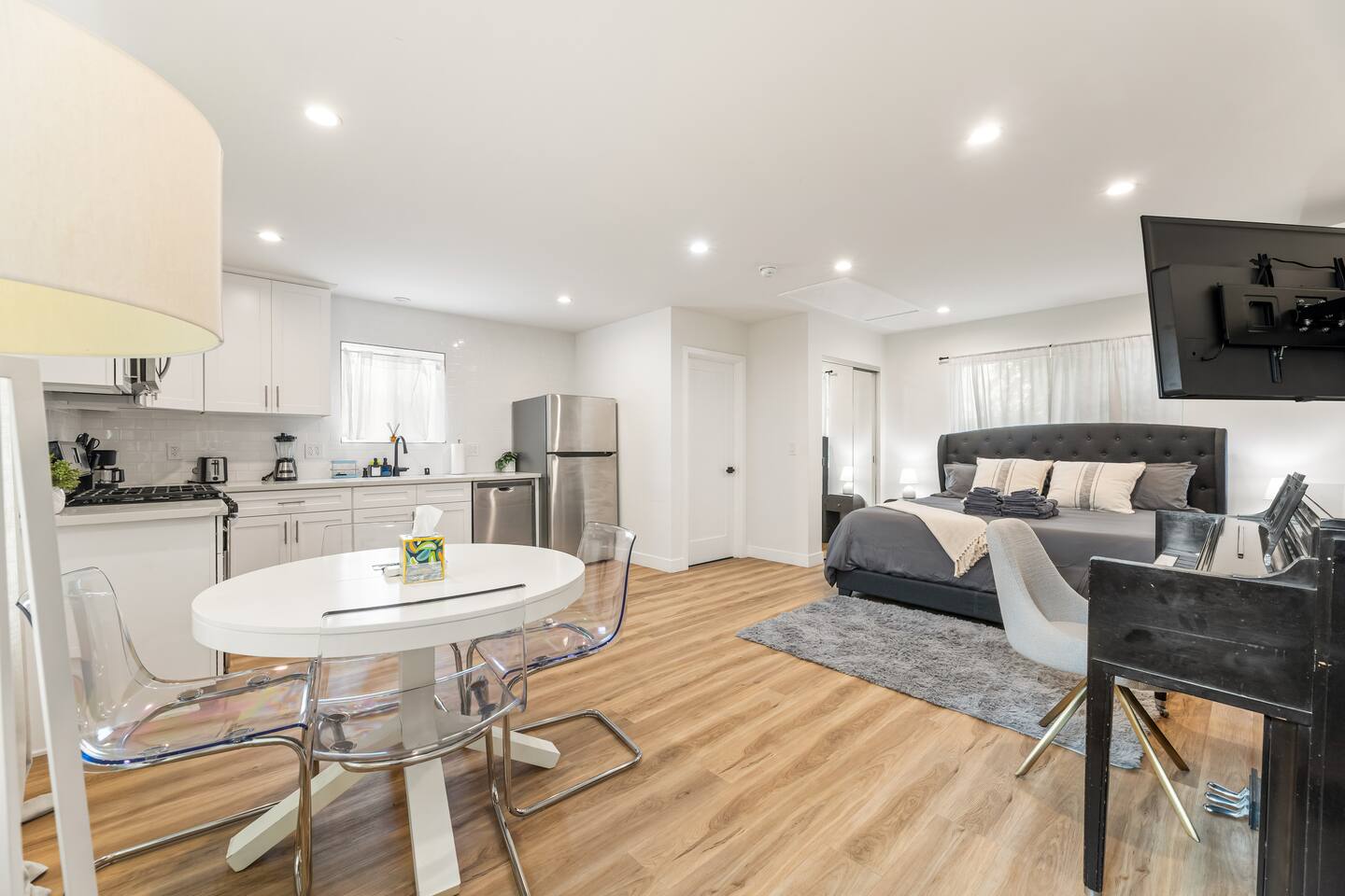 Perfect LA Studio - Prime Location