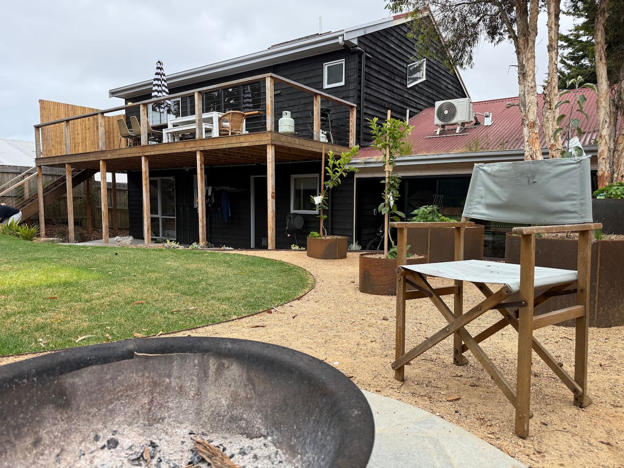 Sunlit Deck: Game Room, Bar Window & Beach - 3min