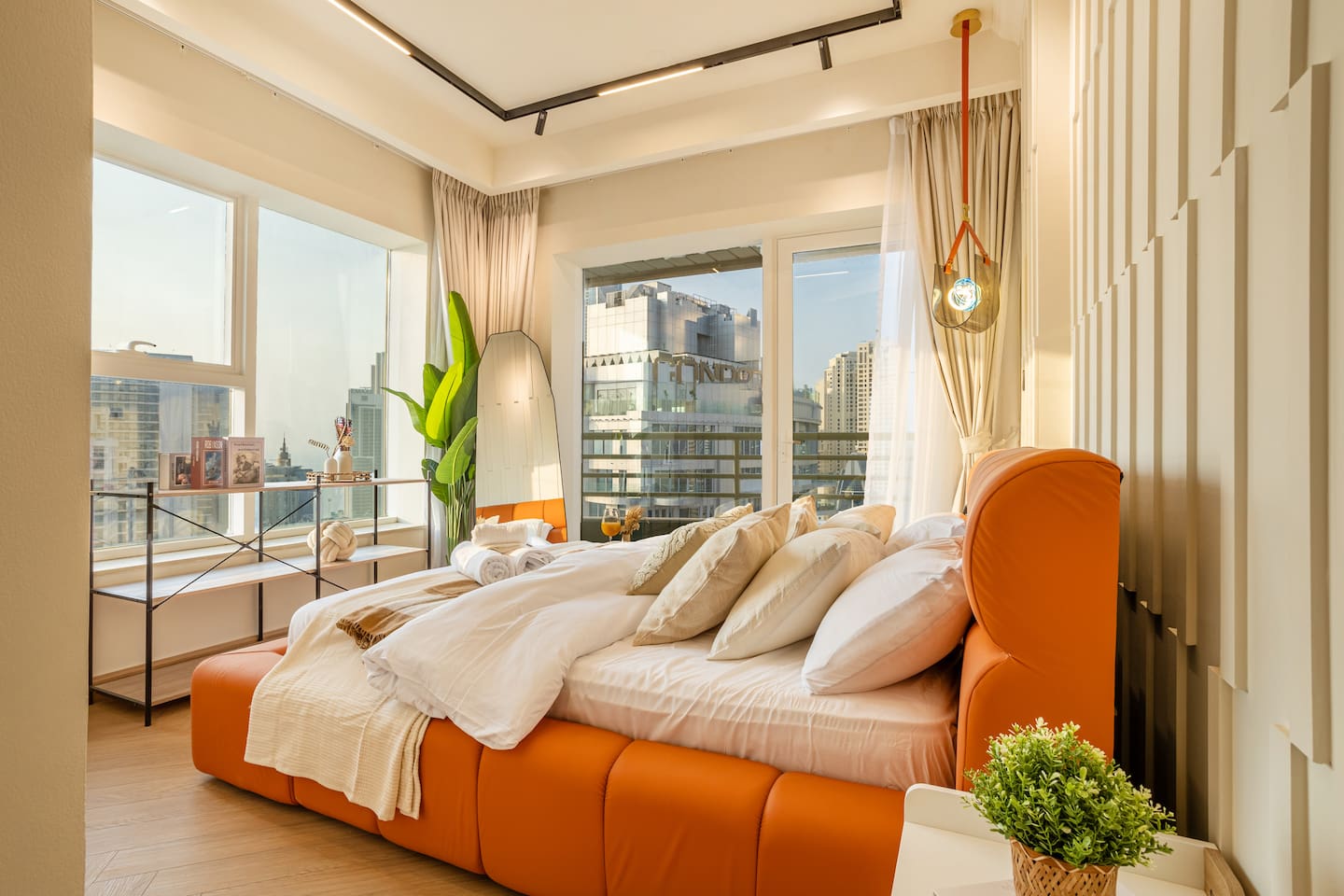 4BHK Modern Marina Escape | Walk to Beach & Metro