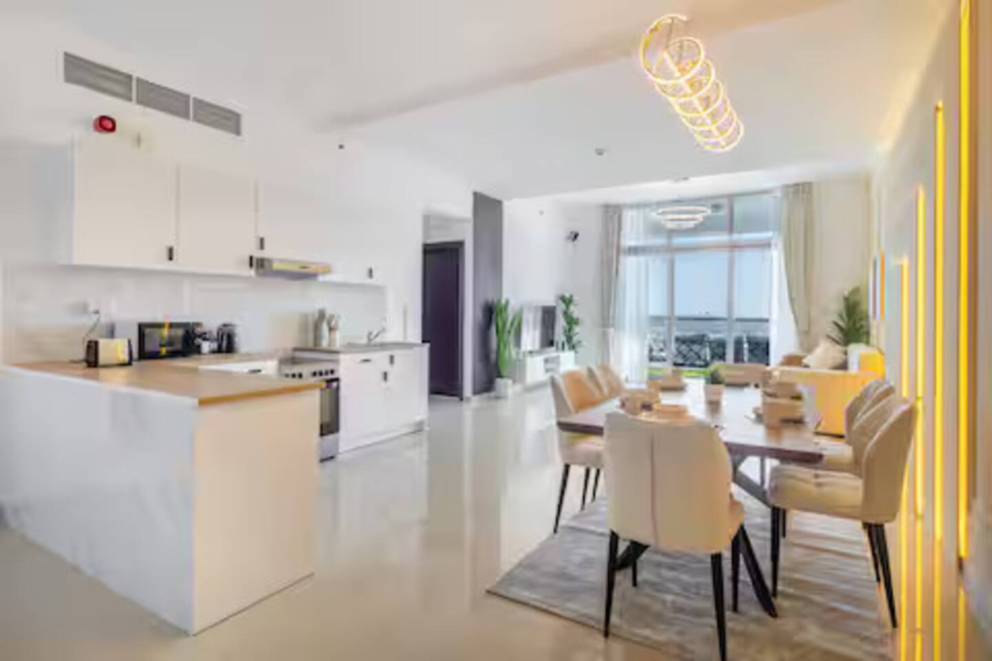 Luxury 3 BR in Dubai Marina | By Opulent DEC 2203