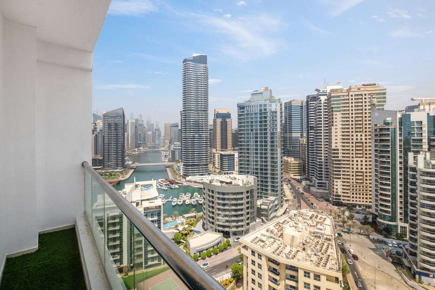 Modern Silky 3BR Apartment in Dubai Marina