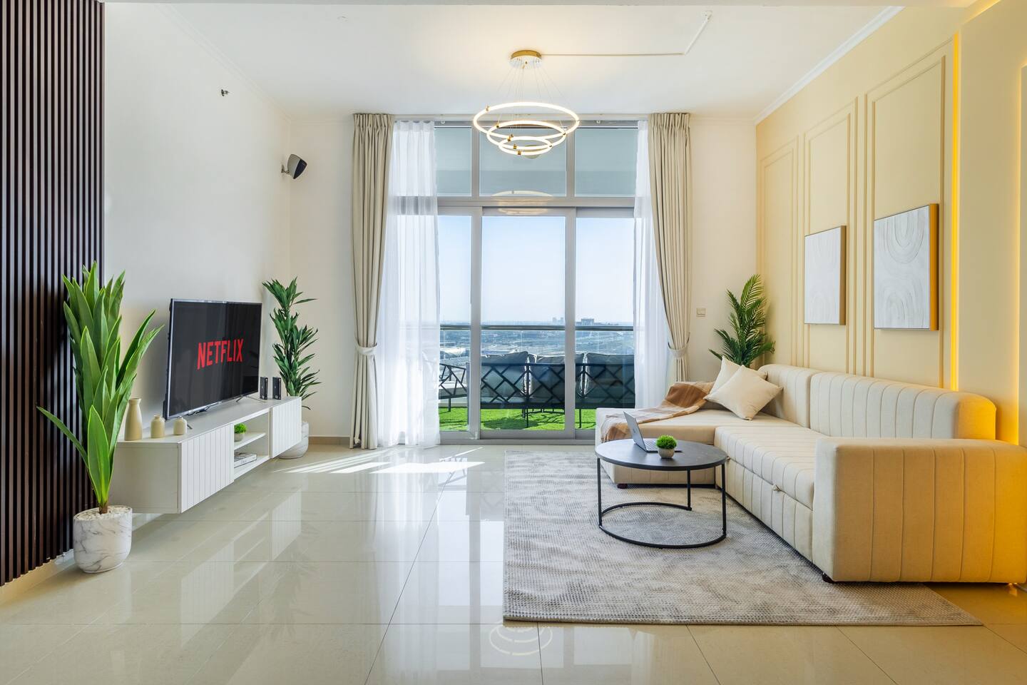 Cozy 3BHK in Dubai Marina. Pool. Gym. City View