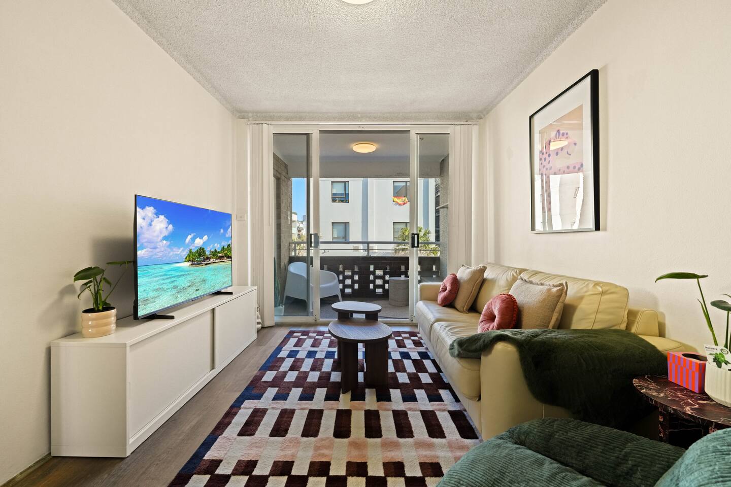 New Bondi 2BR | Free Parking + Balcony | Superhost