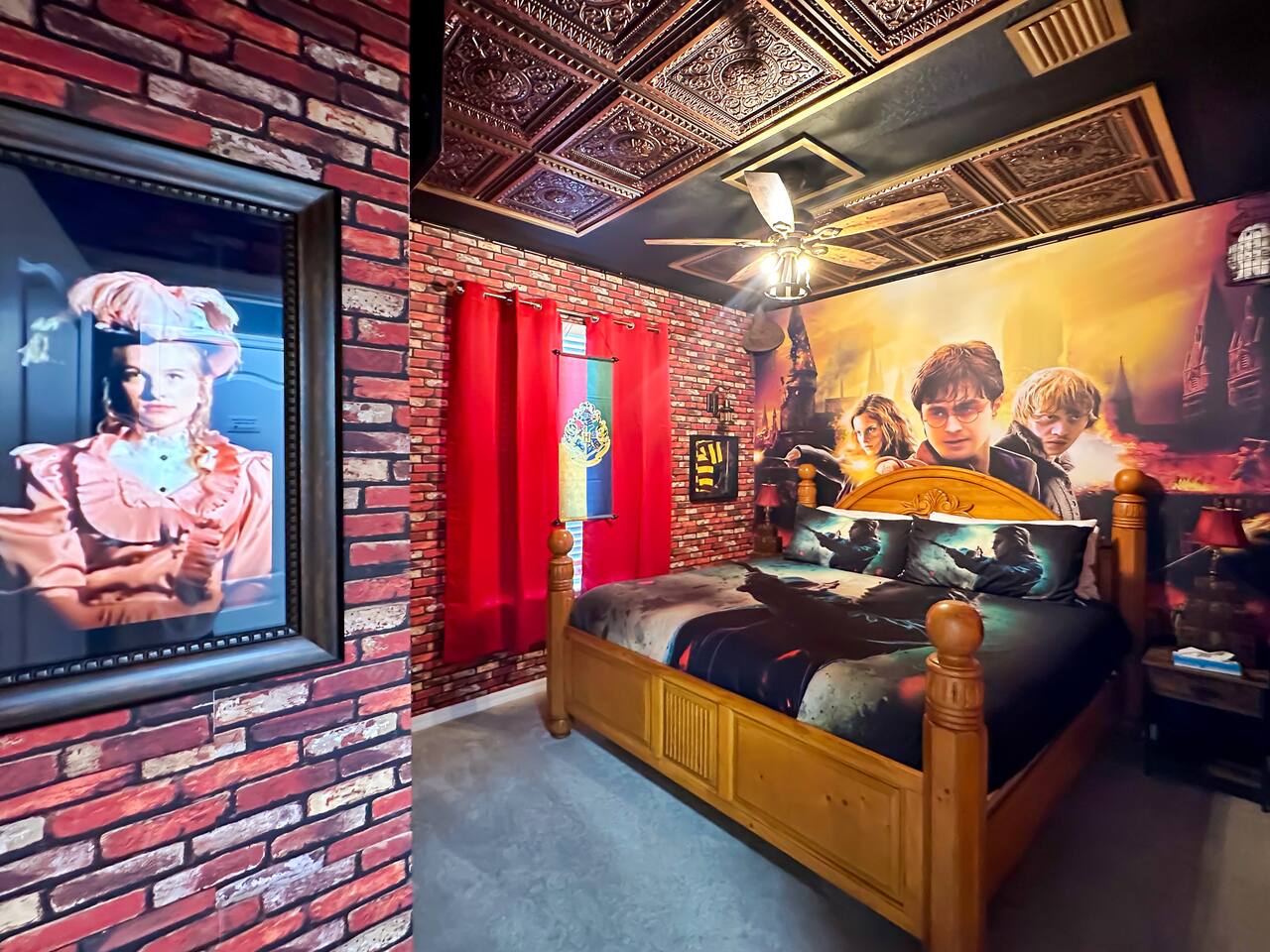 Amazing Thematic House with pool & GameRoom 274471