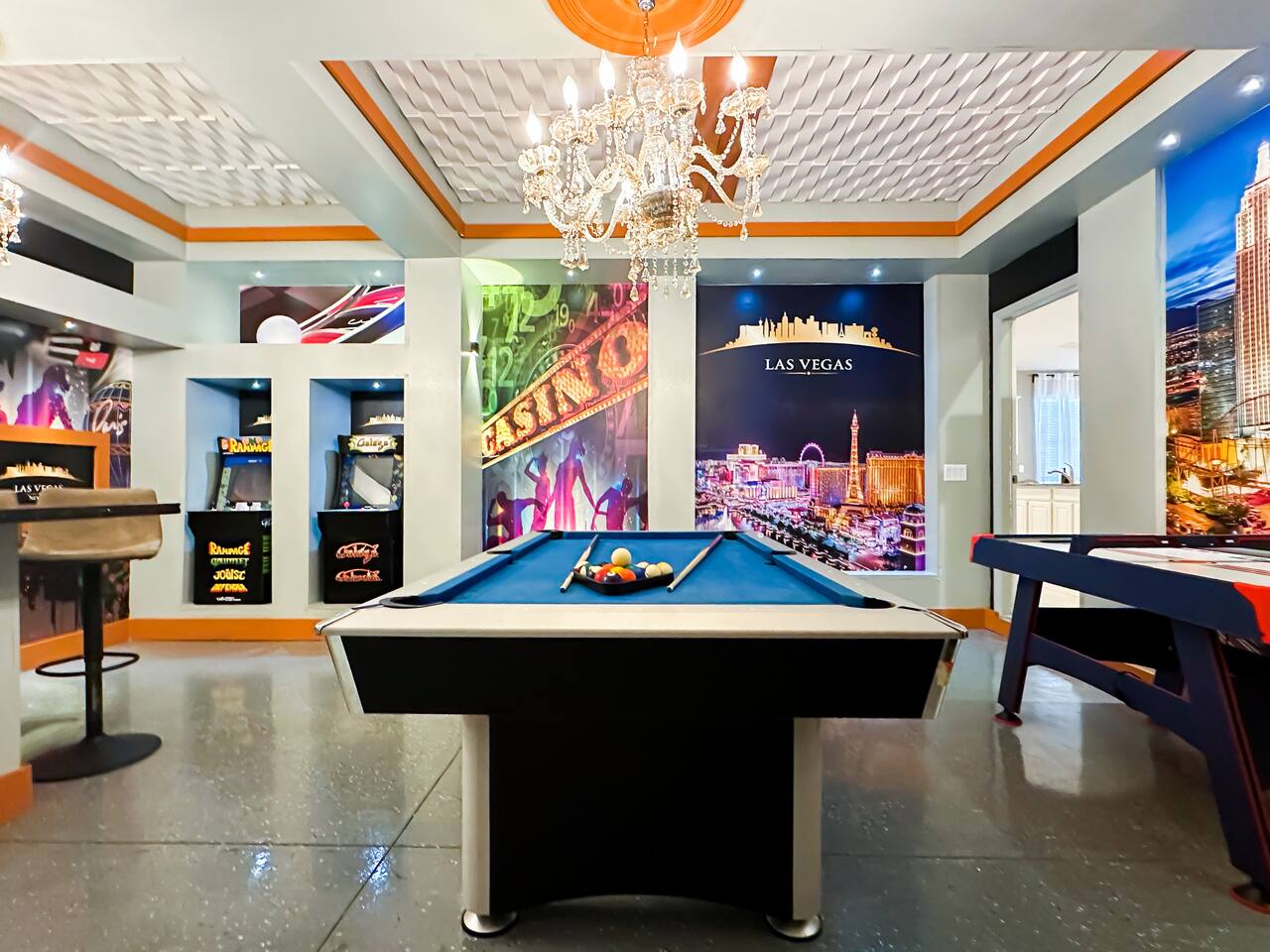 Themed with Private Pool/Spa and Game Room 270571