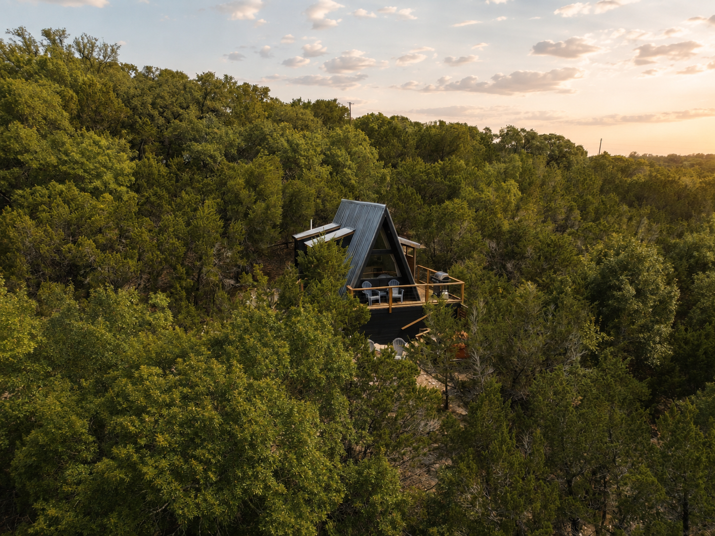 The A-Frame · Hot Tub, Fire Pit, 30 min to Waco