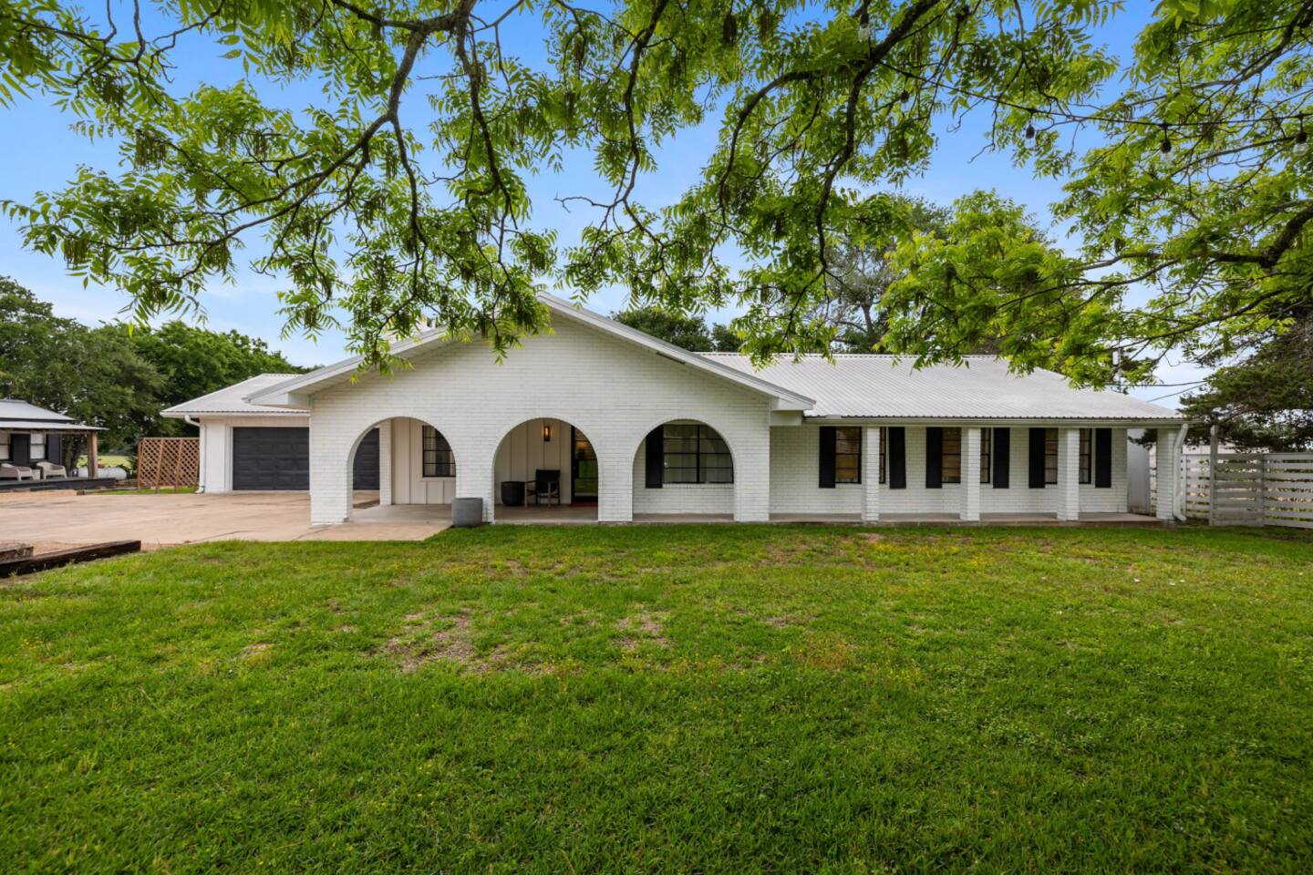 Hotel Bebe - Luxe Bungalows Steps from Marburger