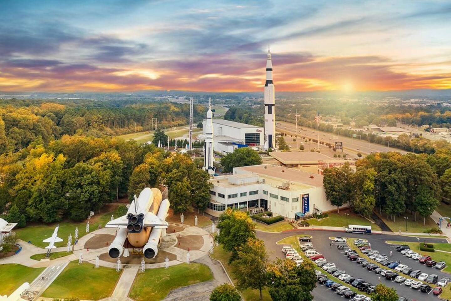Luxurious New Home! Min to Space & Rocket Museum!